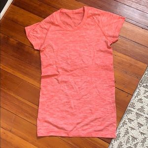 Lululemon Tee